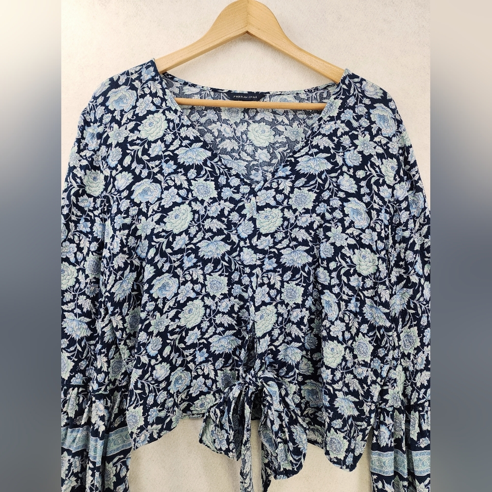 American Eagle Outfitters Flowy Floral Blouse Women's Size Large Bell Sleeves - Picture 2 of 7